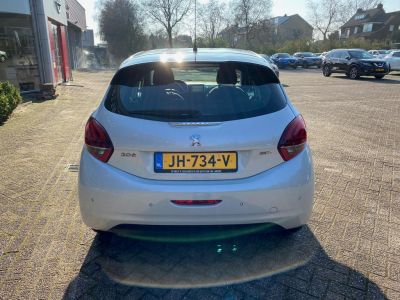 Peugeot 208 1.2 Puretech 82pk 5D Blue Lion